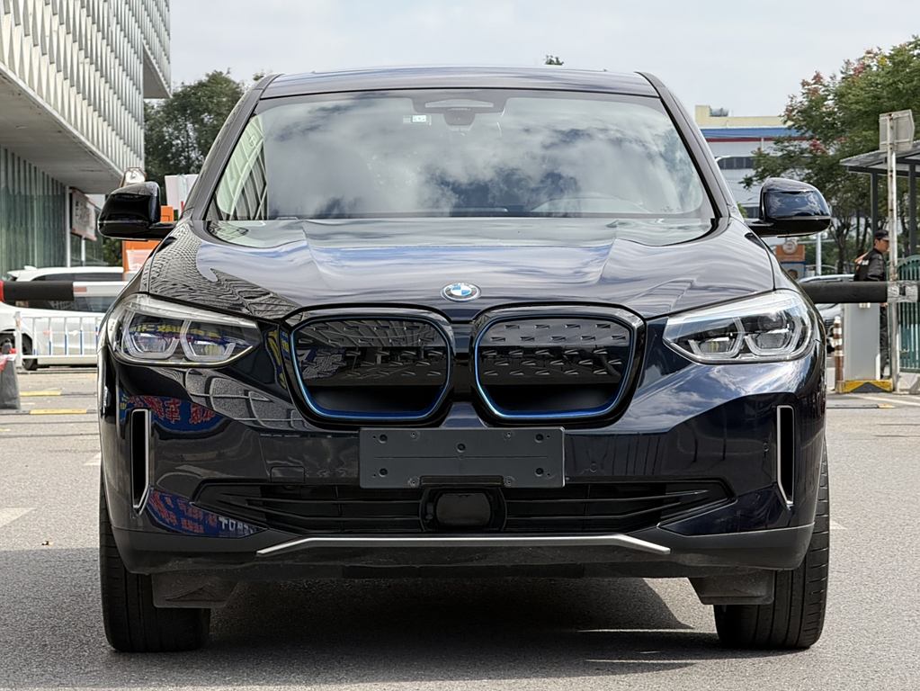 BMW iX3 2021