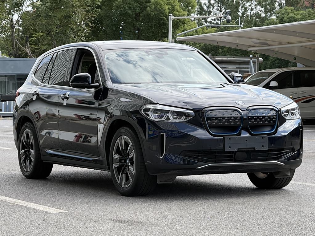 BMW iX3 2021