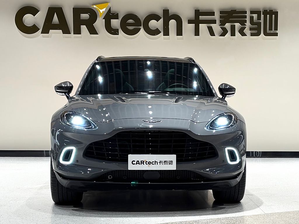 Aston Martin DBX 2021 4.0T V8