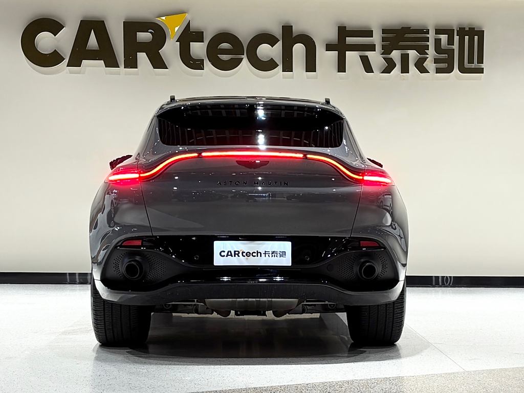 Aston Martin DBX 2021 4.0T V8