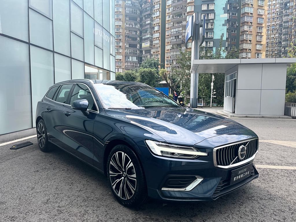 Volvo V60 2024 B5