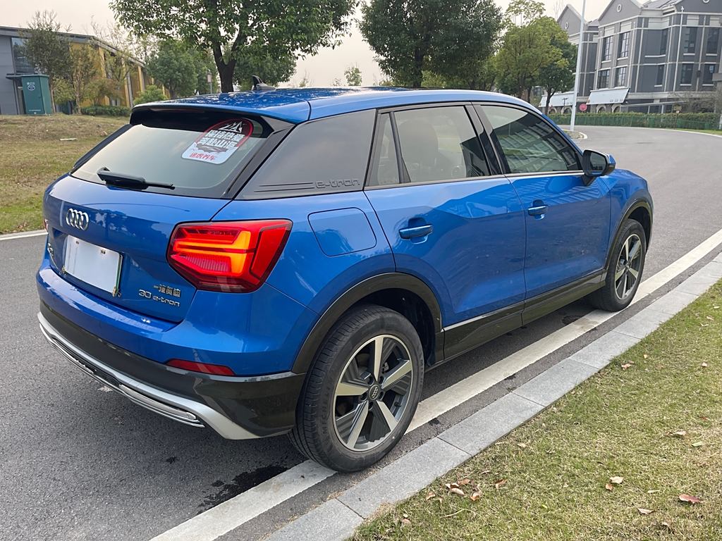 Audi Q2L e-tron 2019 Q2L e-tron