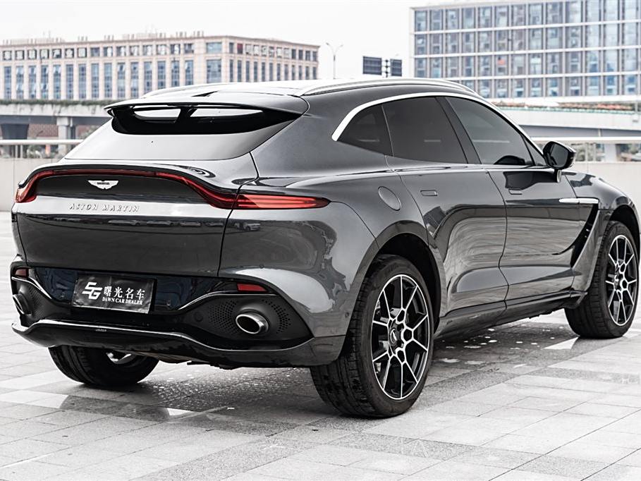 Aston Martin DBX 2020 4.0T V8