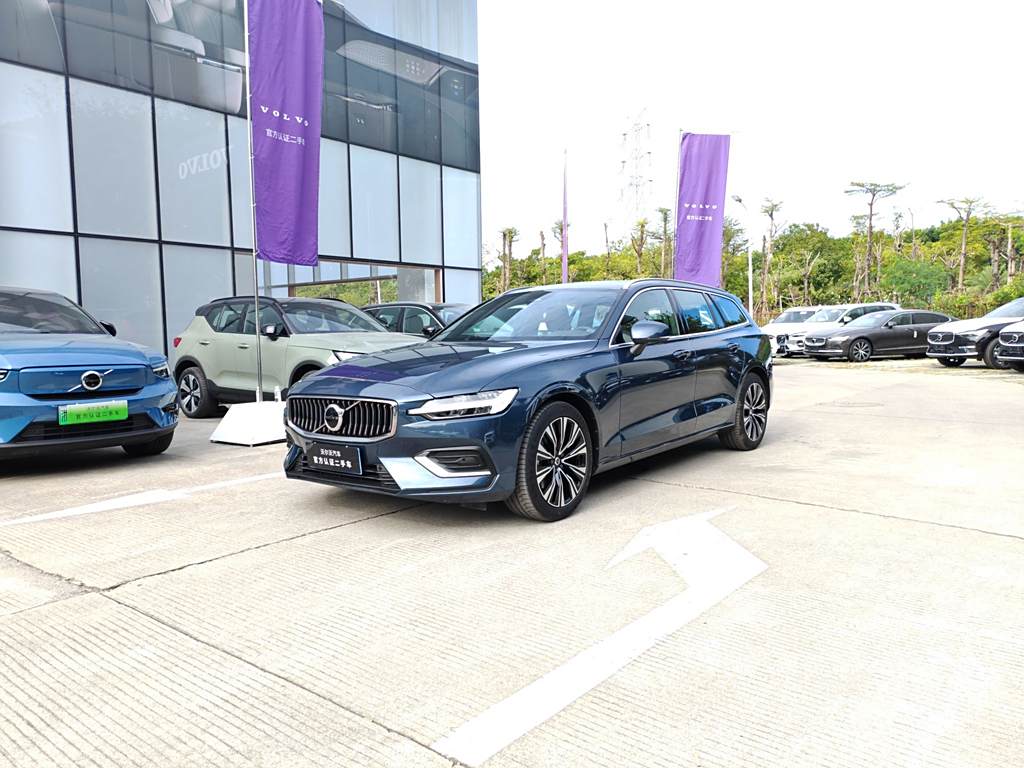 Volvo V60 2023 B5