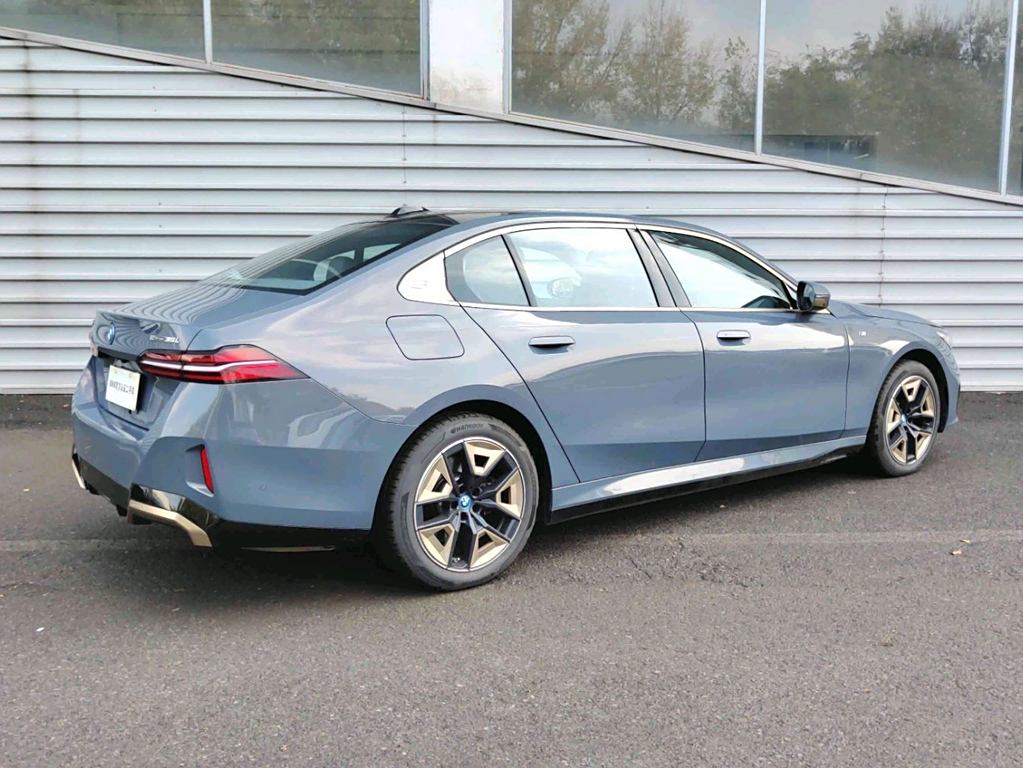 BMW i5 2024 eDrive 35L  M Sport Package