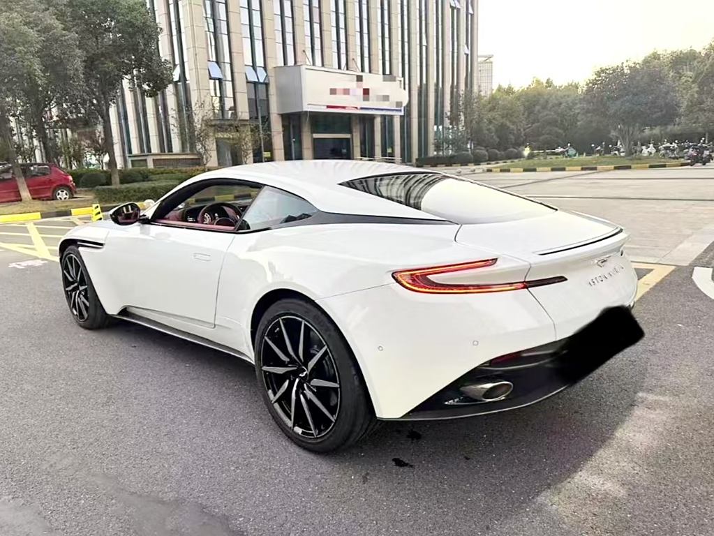 Aston Martin DB11 2022 4.0T V8 Coupe