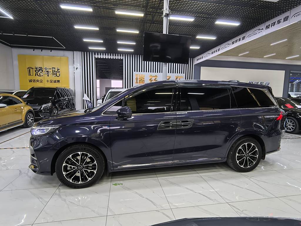 Roewe iMAX8 2022 400TGI