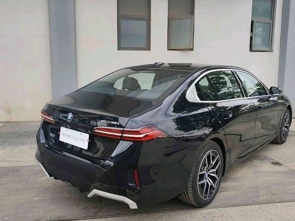 BMW i5 2024 eDrive 35L  M Sport Package