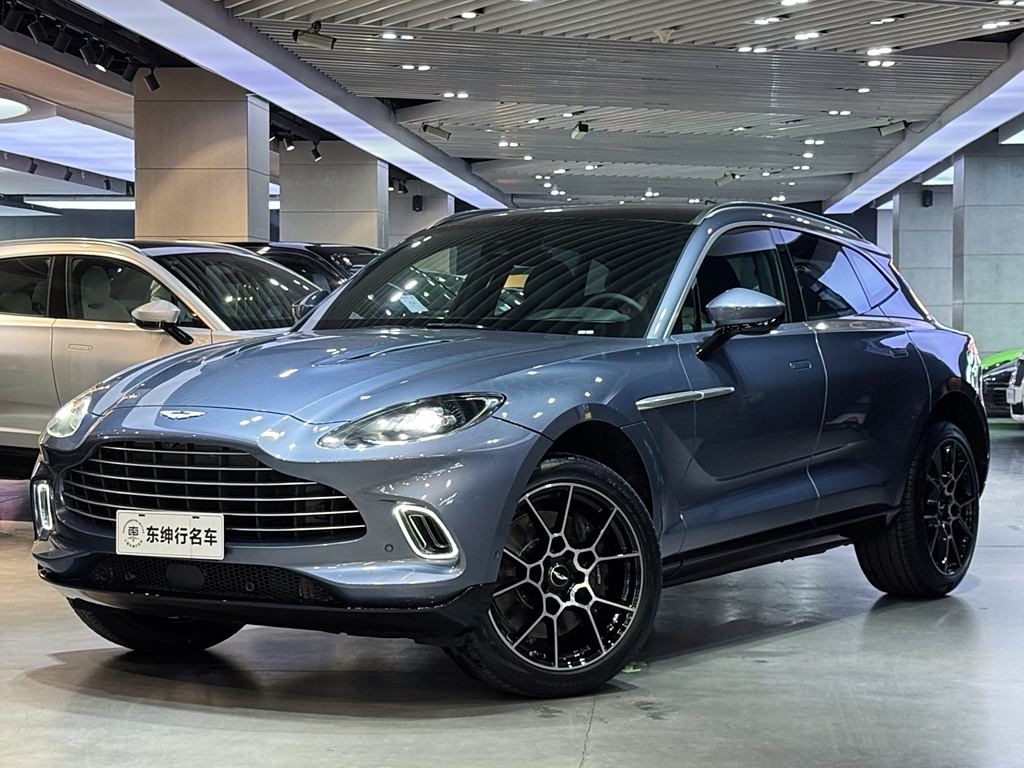 Aston Martin DBX 2024 4.0T V8