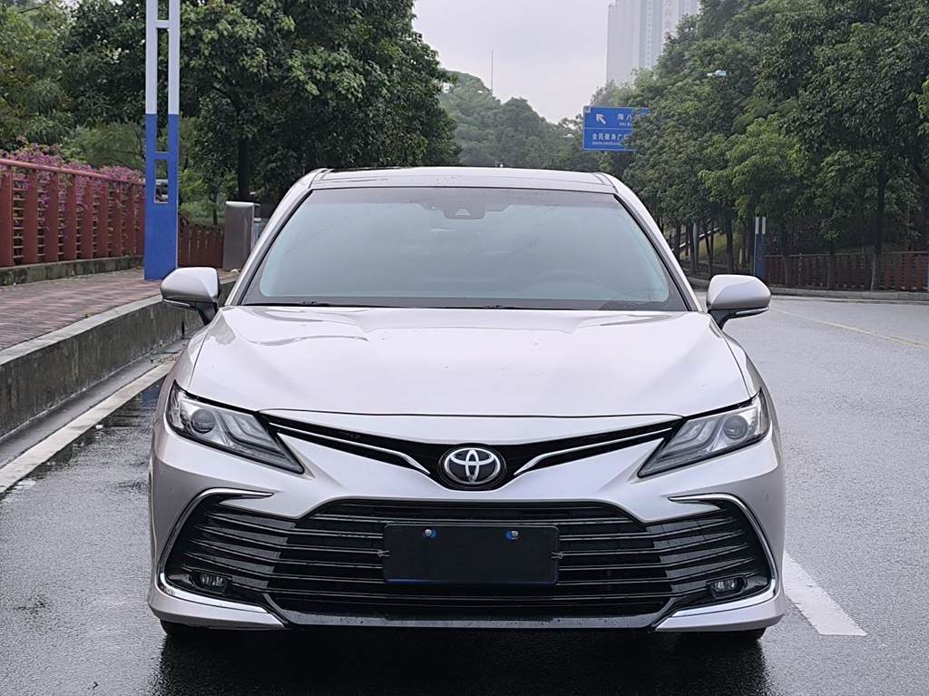 Toyota Camry 2021 2.5G