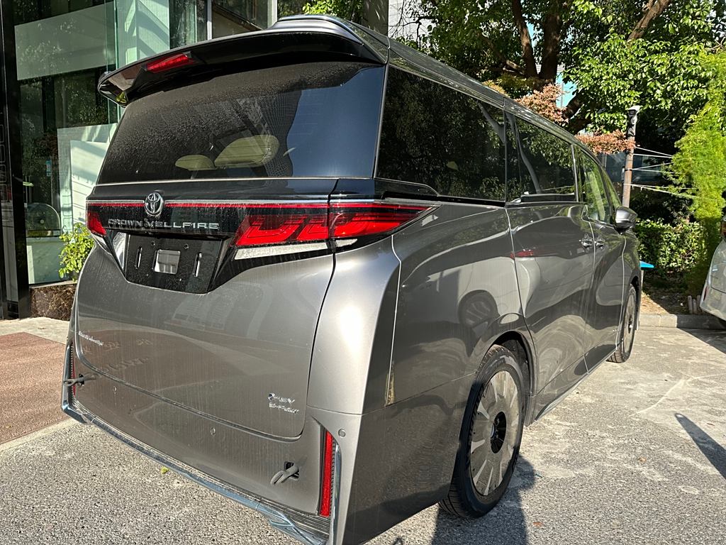 Toyota Vellfire 2024 Toyota Crown 2.5L