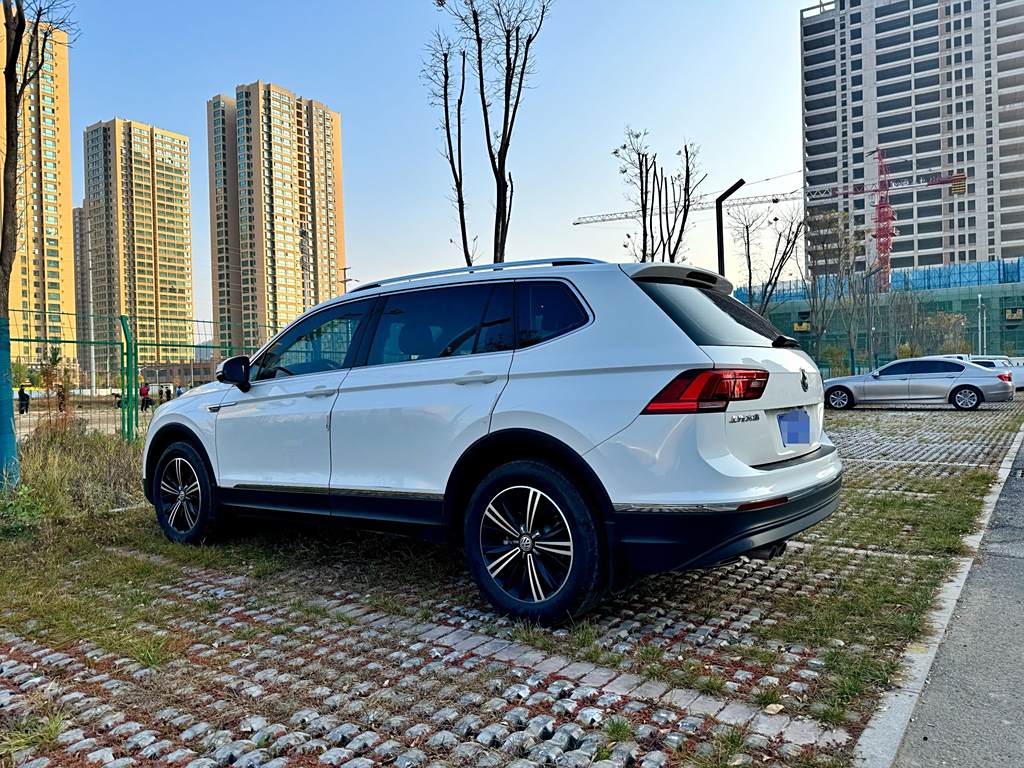 Volkswagen Tiguan L 2019 280TSI Автоматическая Euro VI