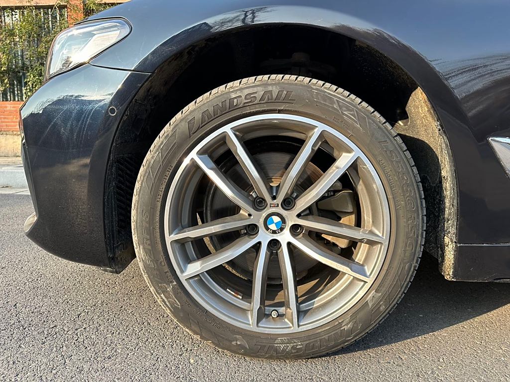 BMW 5 Series 2022  525Li M Sport Package