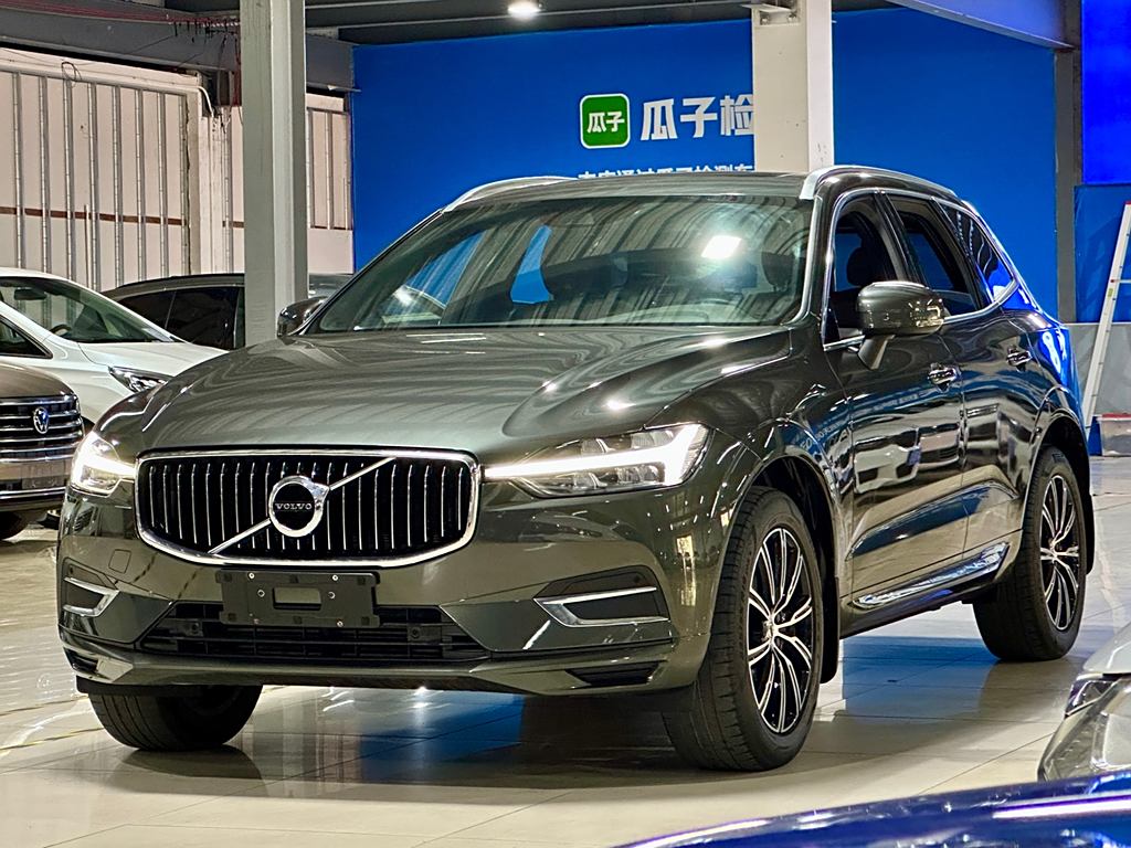 Volvo XC60 2021 T5  Полный привод