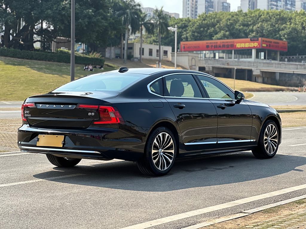 Volvo S90 2024 B5