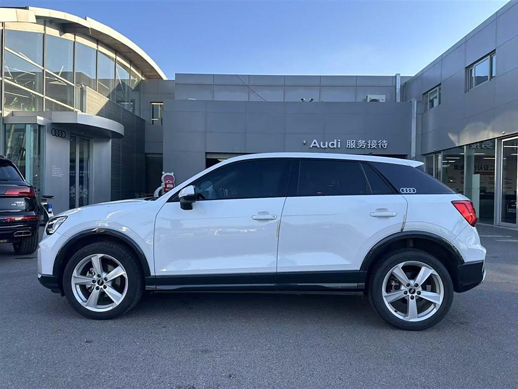 Audi Q2L 2023 35TFSI