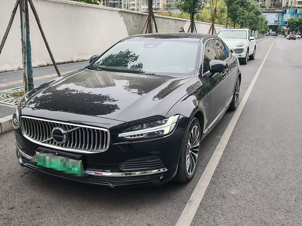 Volvo S90 2024   Полный привод