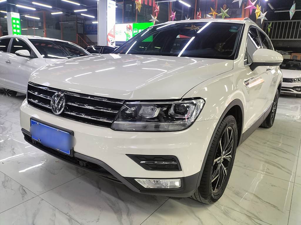 Volkswagen Tiguan L 2019 330TSI Автоматическая V