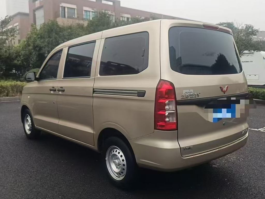 Wuling Hongguang V 2022 1.5LElectric (Volkswagen ID. series)LAR