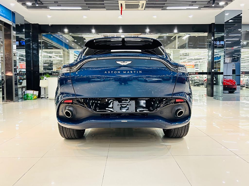 Aston Martin DBX 2021 4.0T V8