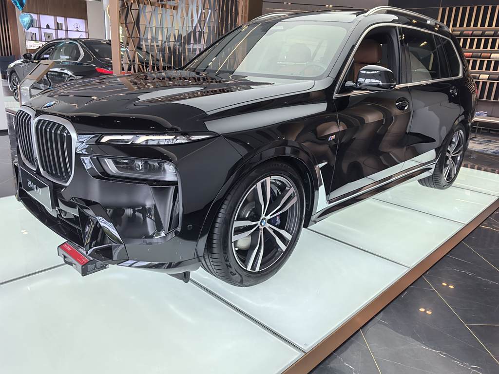 BMW X7 2024 xDrive40i M Sport Package