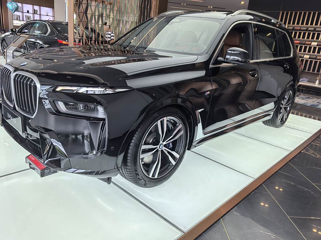 BMW X7 2024 xDrive40i M Sport Package