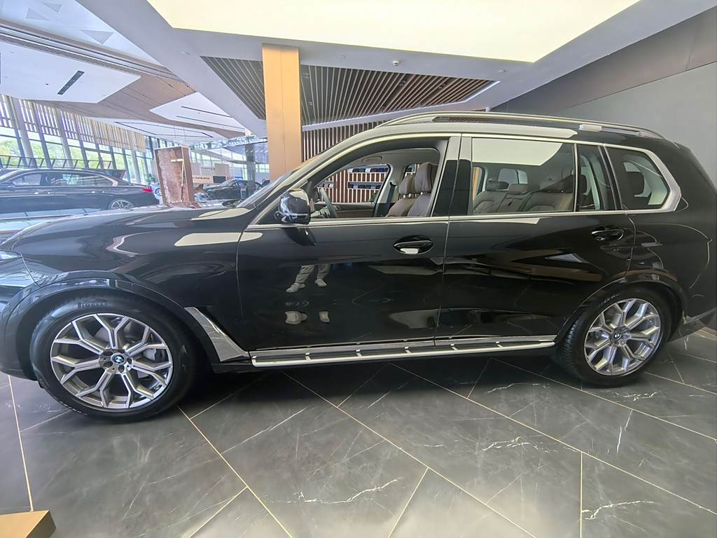 BMW X7 2024 xDrive40i M Sport Package