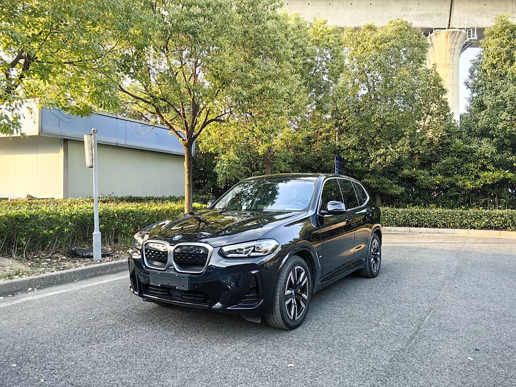 BMW iX3 2022