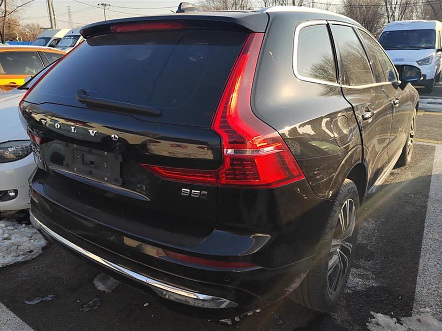 Volvo XC60 2022 B5  Полный привод