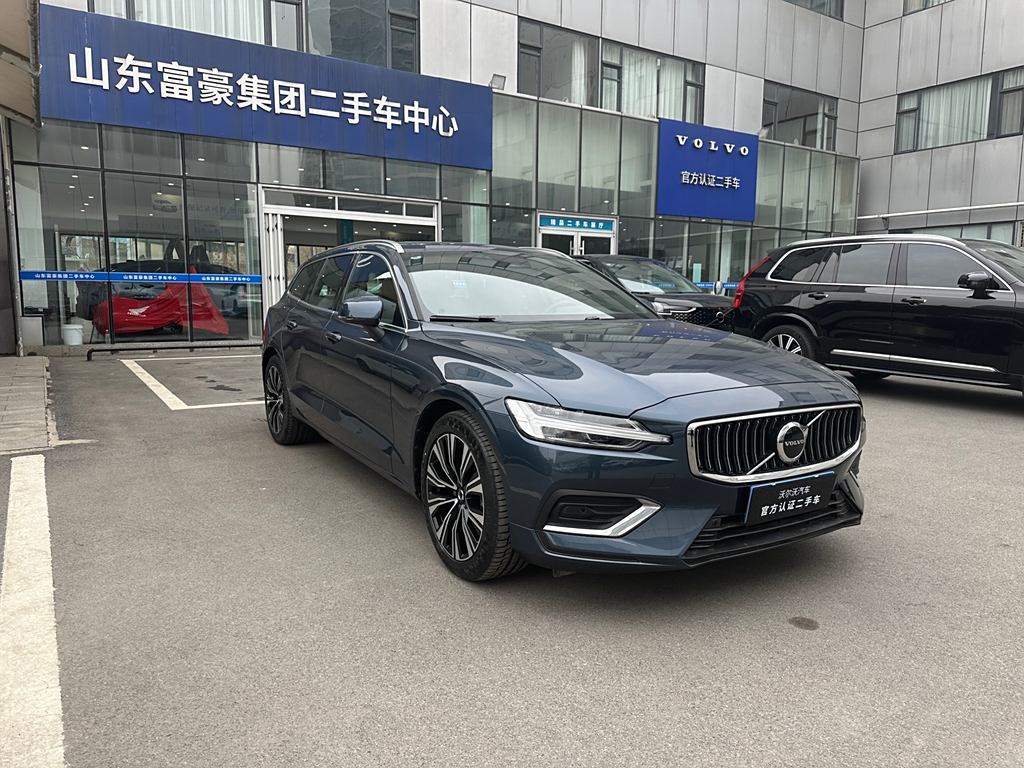 Volvo V60 2024 B5