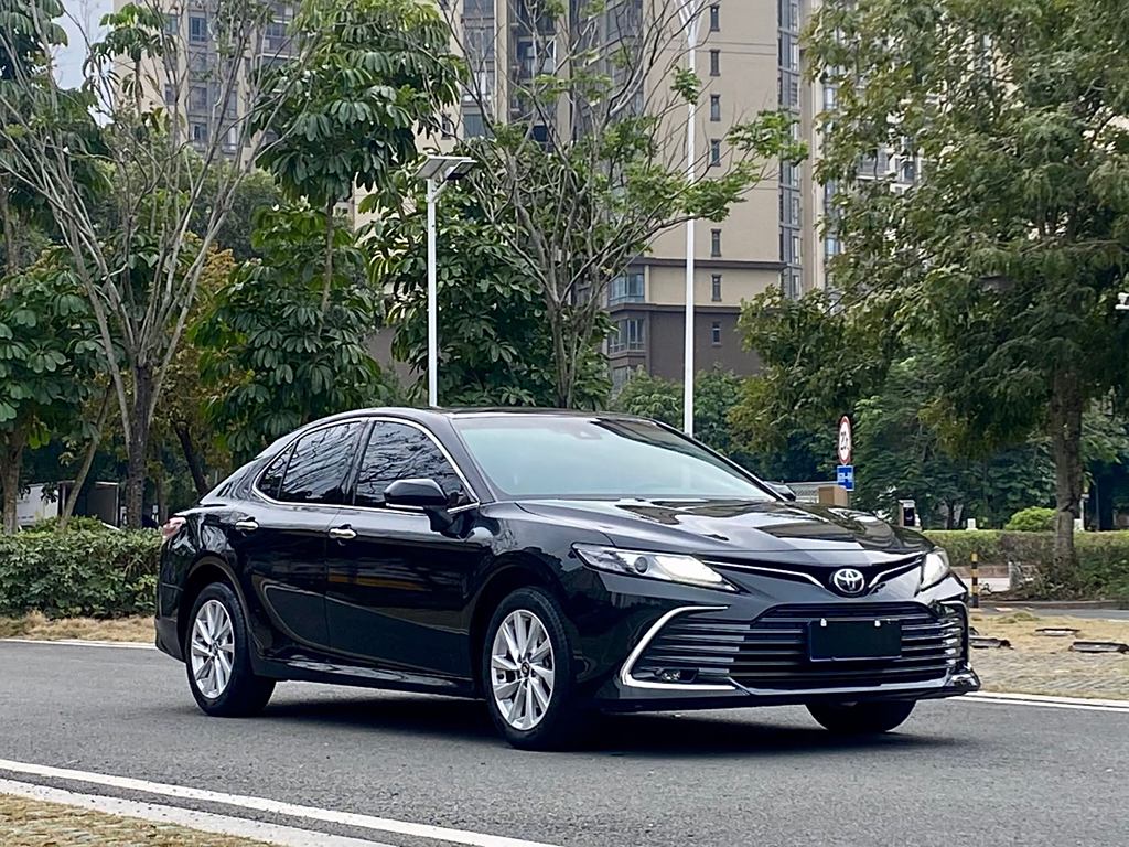 Toyota Camry 2021 2.0G