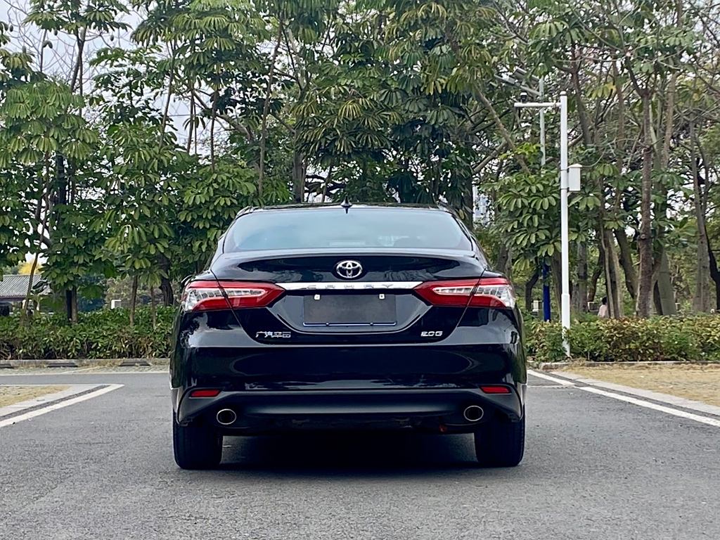 Toyota Camry 2021 2.0G