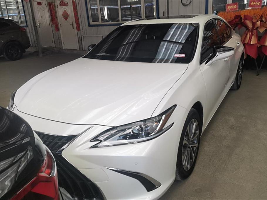 Lexus ES 2021 300h