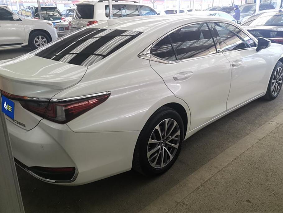 Lexus ES 2021 300h