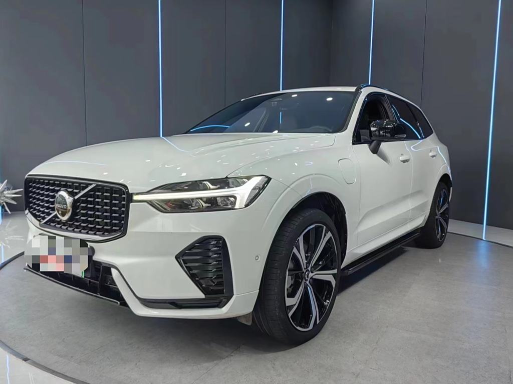 Volvo XC60 2023 T8 Плагин-гибрид (PHEV)  Полный привод