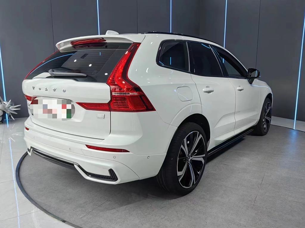 Volvo XC60 2023 T8 Плагин-гибрид (PHEV)  Полный привод