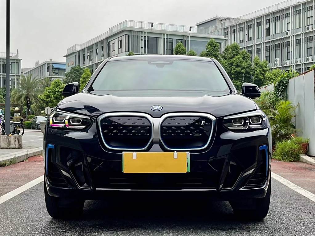 BMW iX3 2022