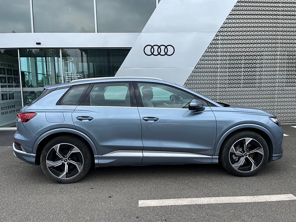 Audi Q4 e-tron 2022 40 e-tron