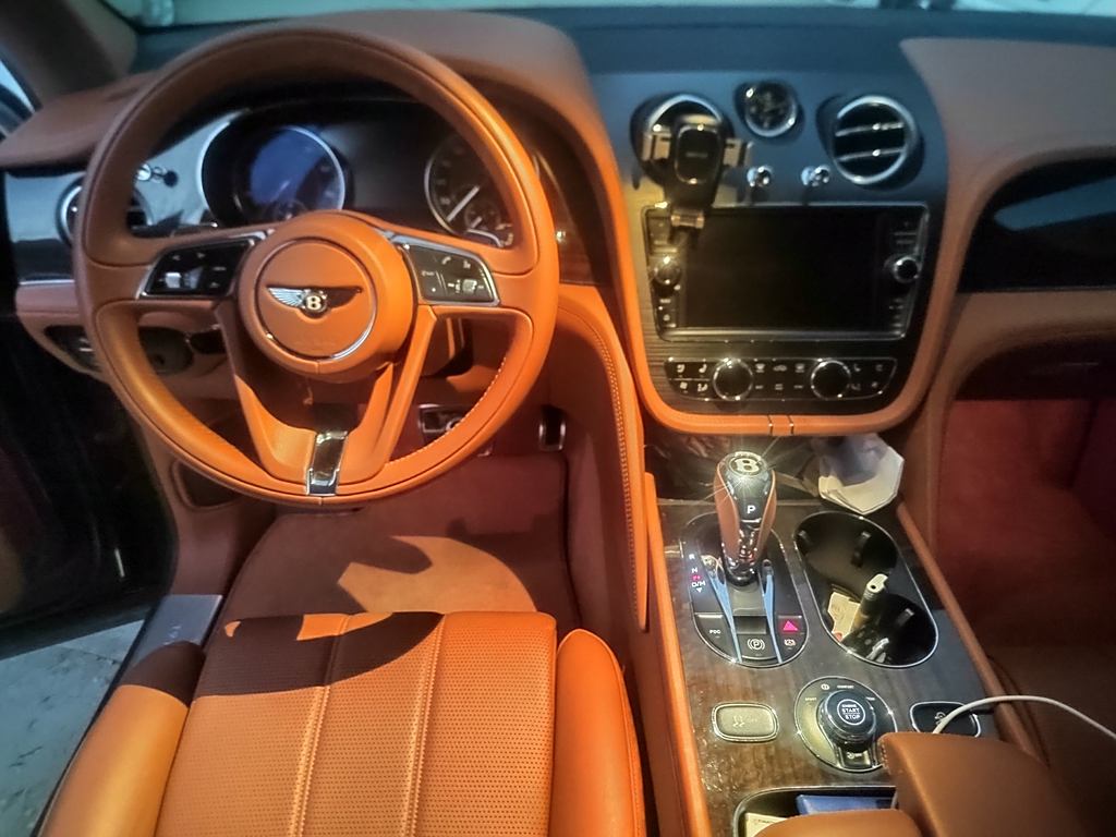 Bentley Bentayga 2021 4.0T V8