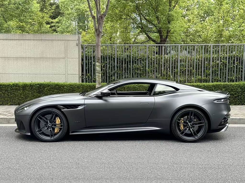 Aston Martin DBS 2022 DBS Superleggera V12 Coupe