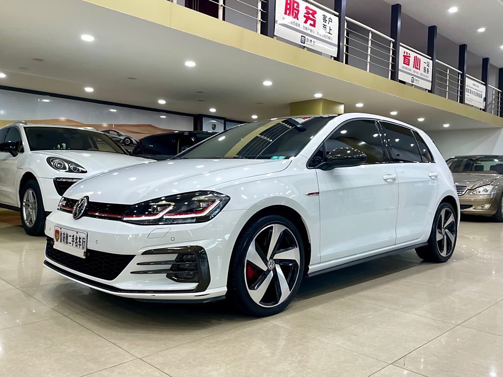 Volkswagen GolfGTI 2019 2.0TSI GTI V