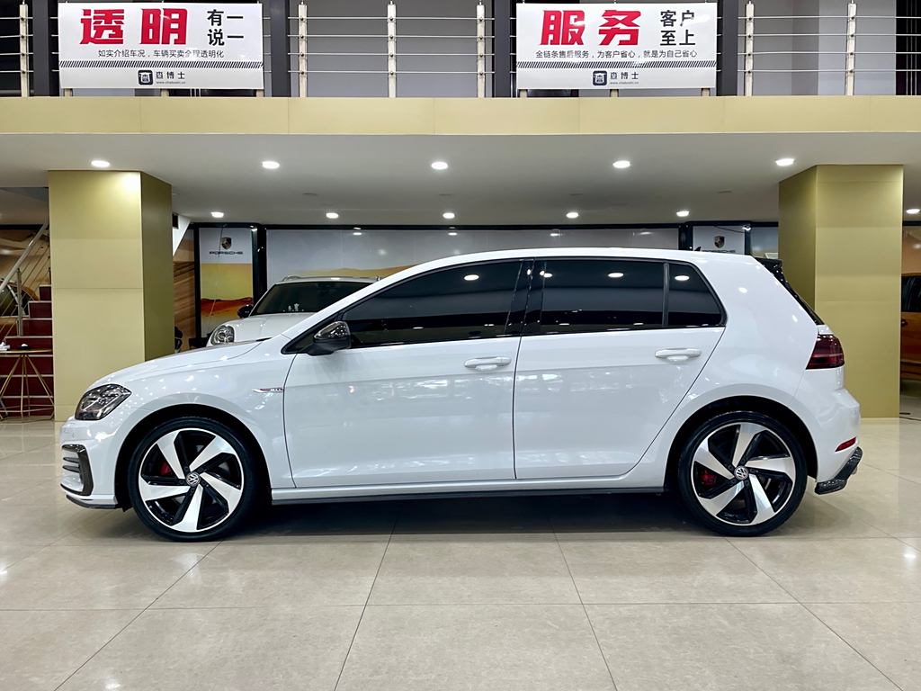 Volkswagen GolfGTI 2019 2.0TSI GTI V