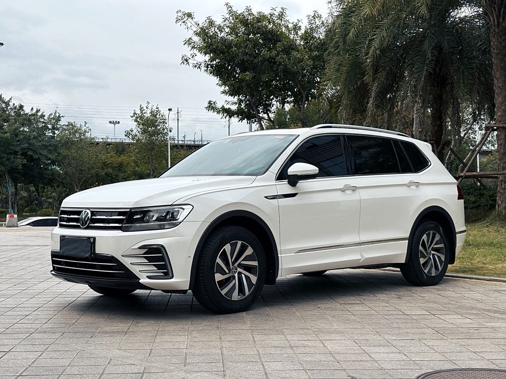 Volkswagen Tiguan L 2021 430PHEV Плагин-гибрид (PHEV)