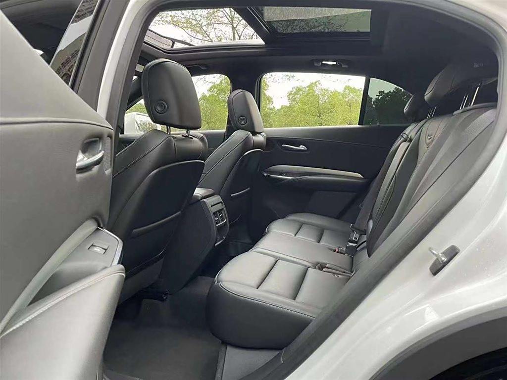 Cadillac XT4 2021 28T