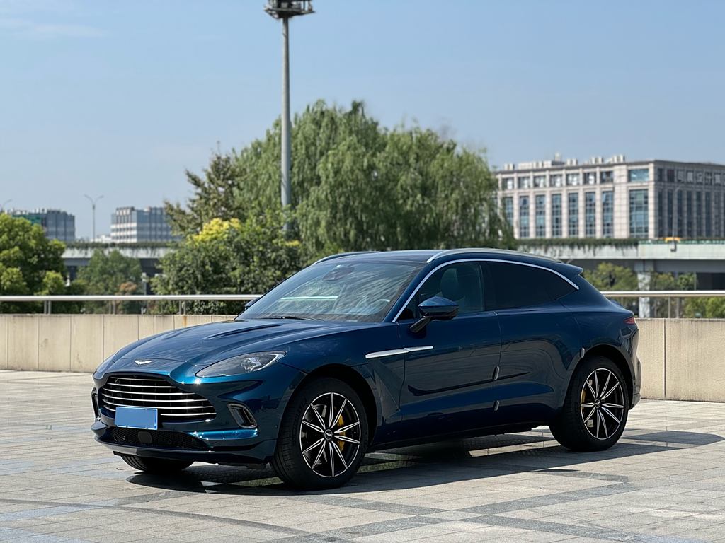 Aston Martin DBX 2021 4.0T V8