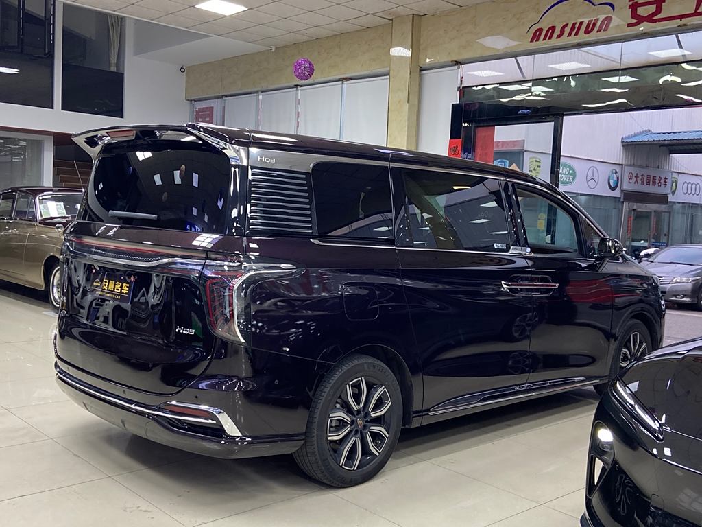 Hongqi HQ9 2023 2.0T