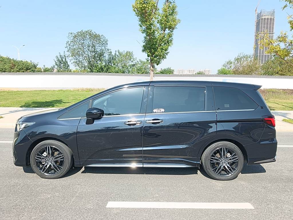 Honda Odyssey 2022 2.0L e:HEV ·