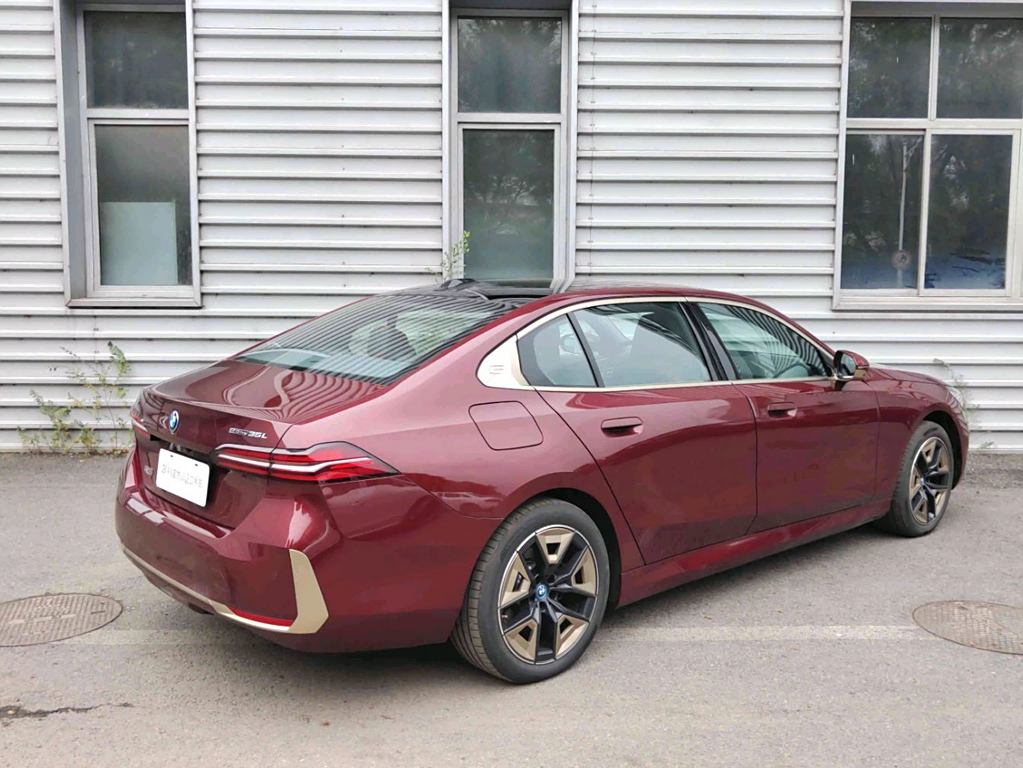 BMW i5 2024 eDrive 35L