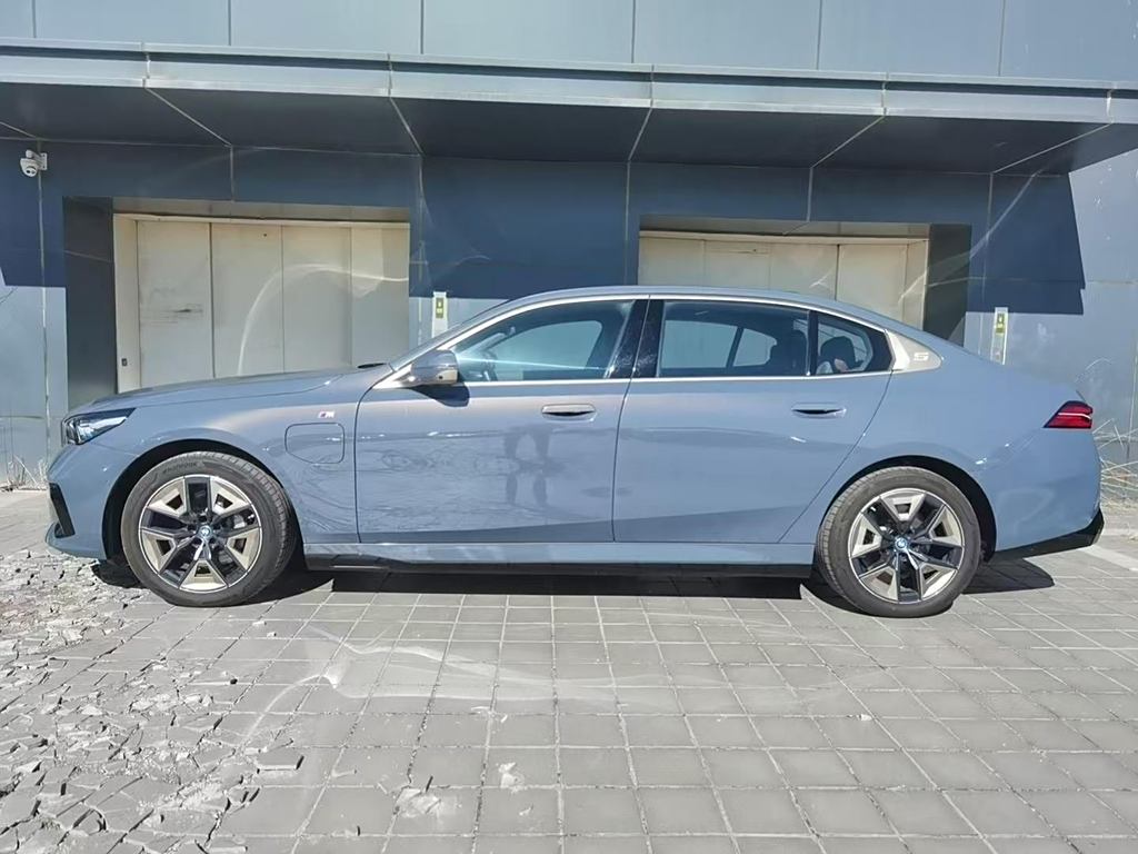 BMW i5 2024 eDrive 35L  M Sport Package