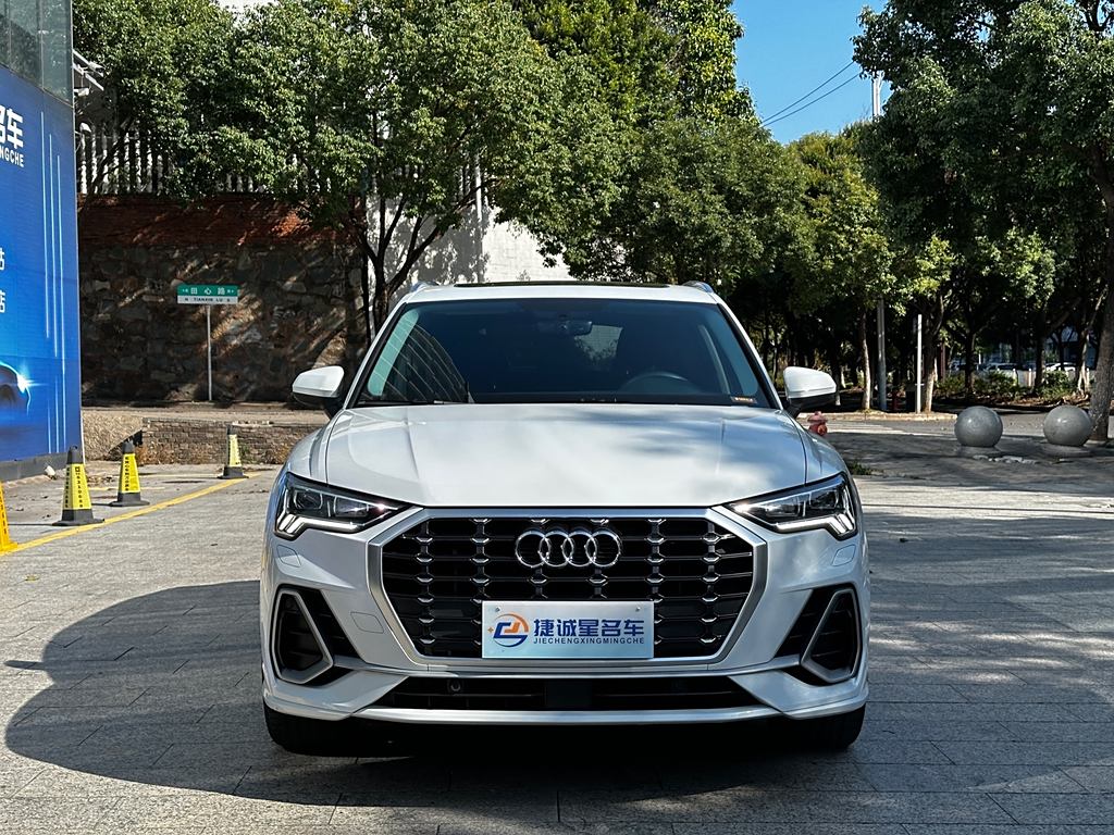 Audi Q3 2021 40 TFSI